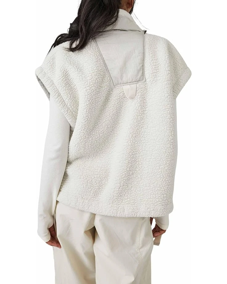 FP Movement Scout It Out Fleece Vest | Coats & Outerwear 5 FP Movement Scout It Out Fleece Vest | Coats & Outerwear - Image 3